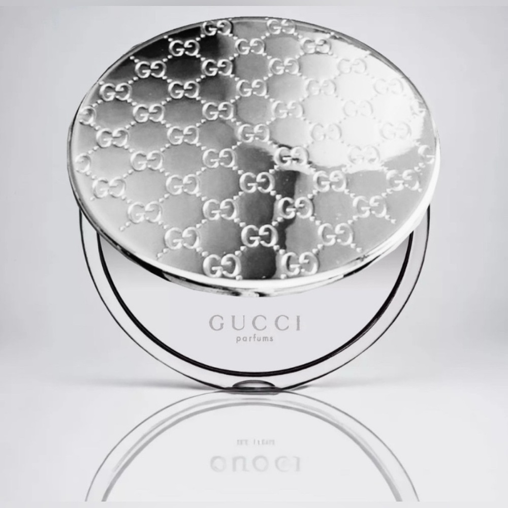 Gucci Silver Embossed Compact Mirror 🪞🩶